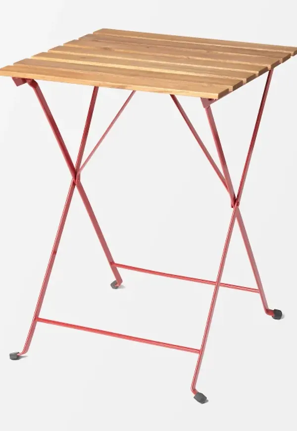 Skön utomhusbord 2025 från Åhléns.