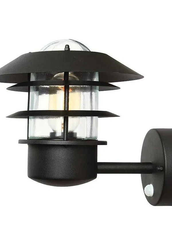 Trendig Lampa som passar bra vid många olika tillfällen.