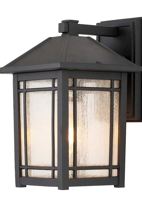 Moderiktig Lampa som passar bra vid många olika tillfällen.