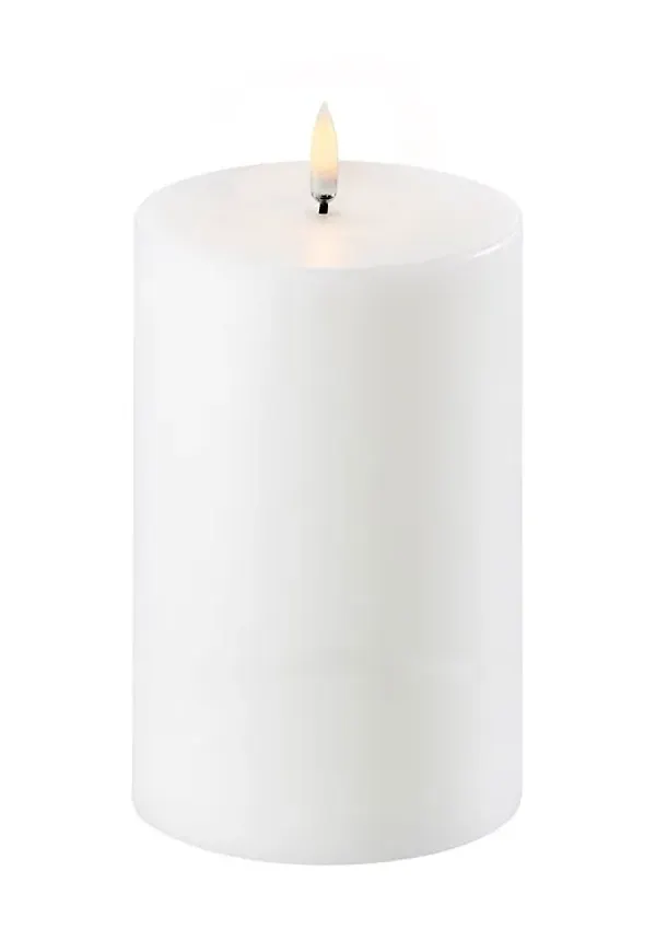 Vit Uyuni Lighting-blockljus i riktigt fin modell.