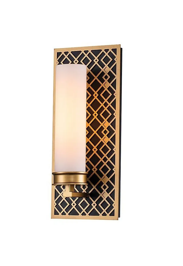Härlig Lampa som passar bra vid många olika tillfällen.