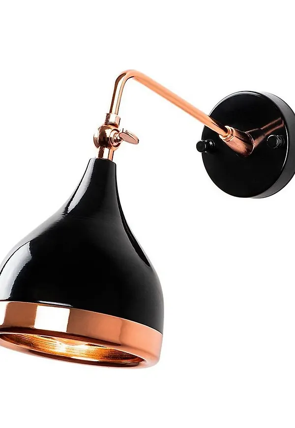 Moderiktig Lampa som passar bra vid många olika tillfällen.