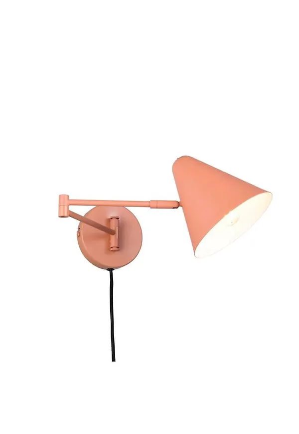 Rosa Trio Lighting-sovrumslampa i smickrande modell.