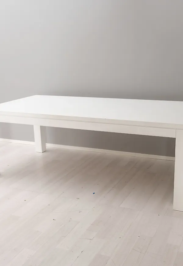 Smickrande vit matbord 2025 från Valanti.