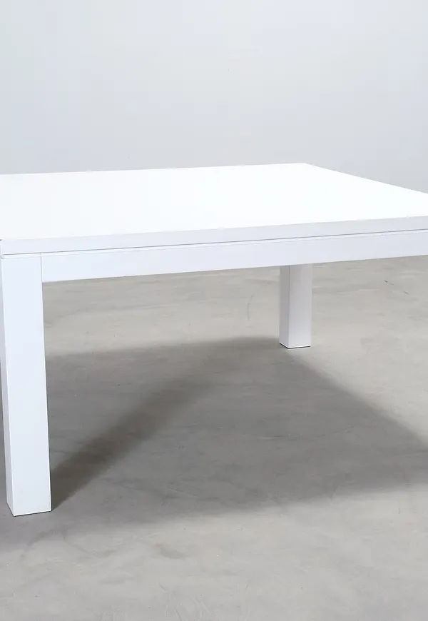 Cool vit möbel 2025 från Valanti.