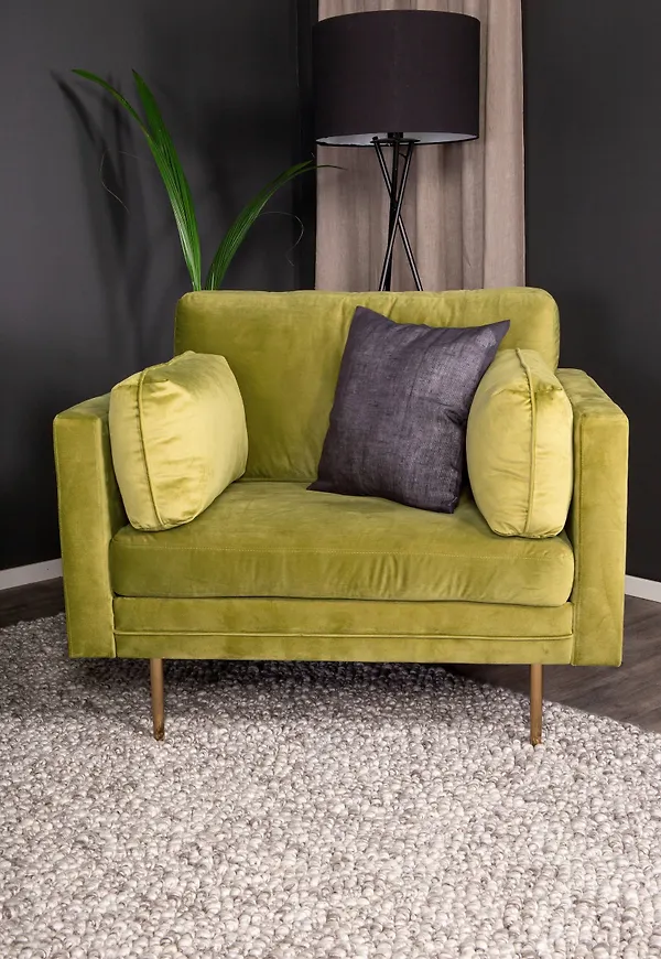 Komfortabel fåtölj 2025 från Venture Home.