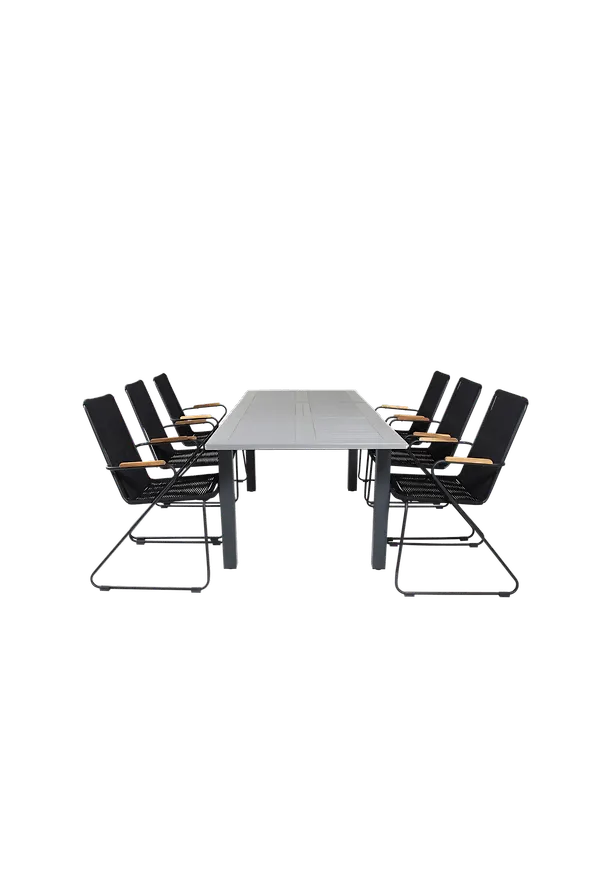 Stilren bord som passar bra vid många olika tillfällen.