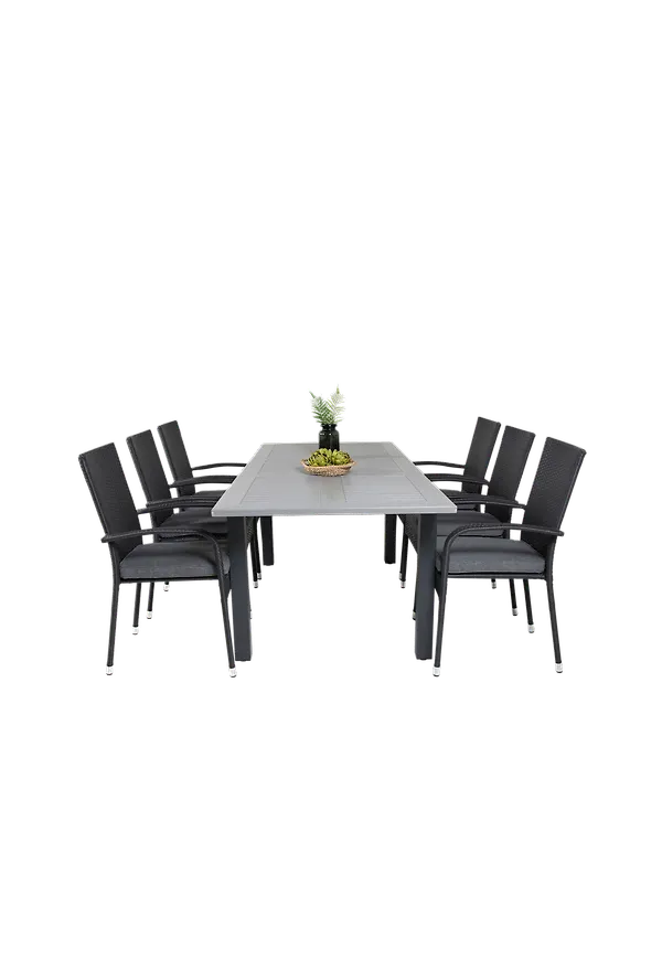 Moderiktig bord som passar bra vid många olika tillfällen.