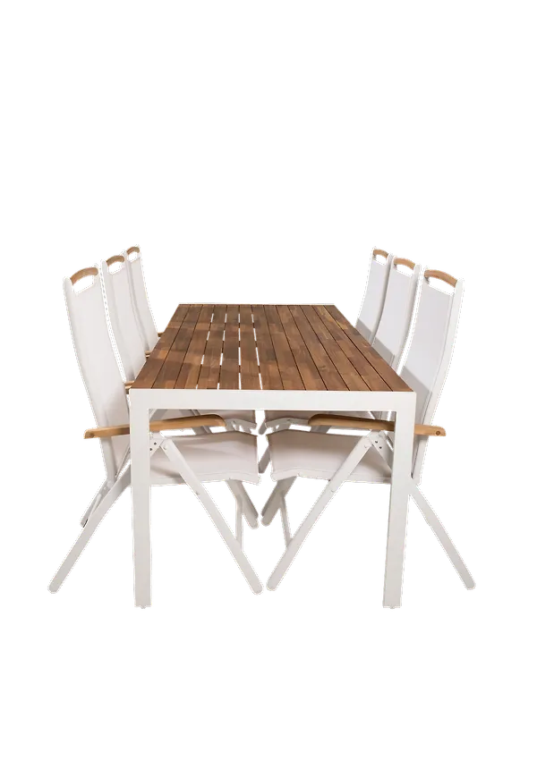 Riktigt snygg bord som passar bra vid många olika tillfällen.