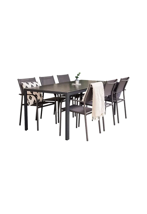 Stilren bord som passar bra vid många olika tillfällen.