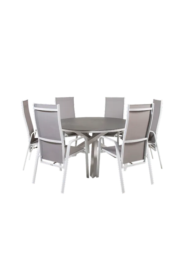 Riktigt fin bord som passar bra vid många olika tillfällen.