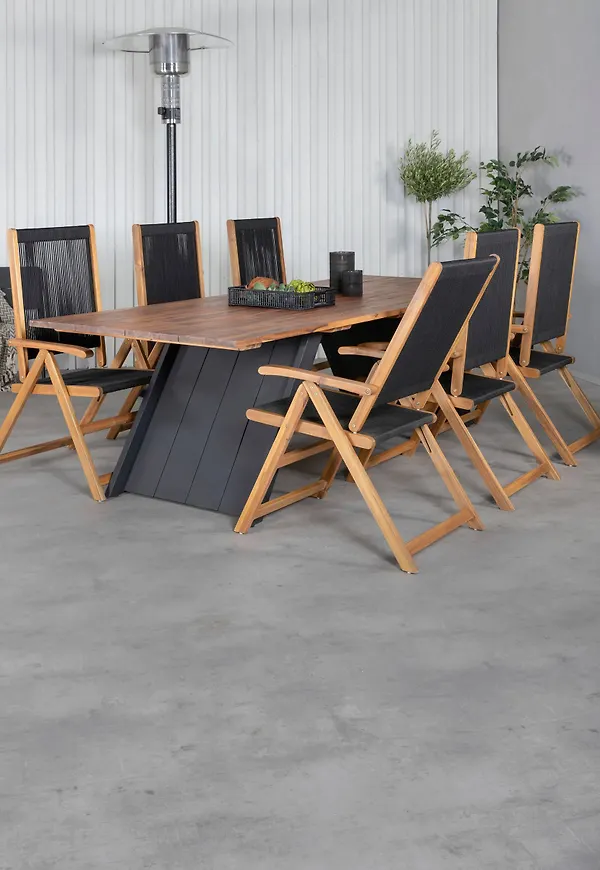 Superfin bord som passar bra vid många olika tillfällen.