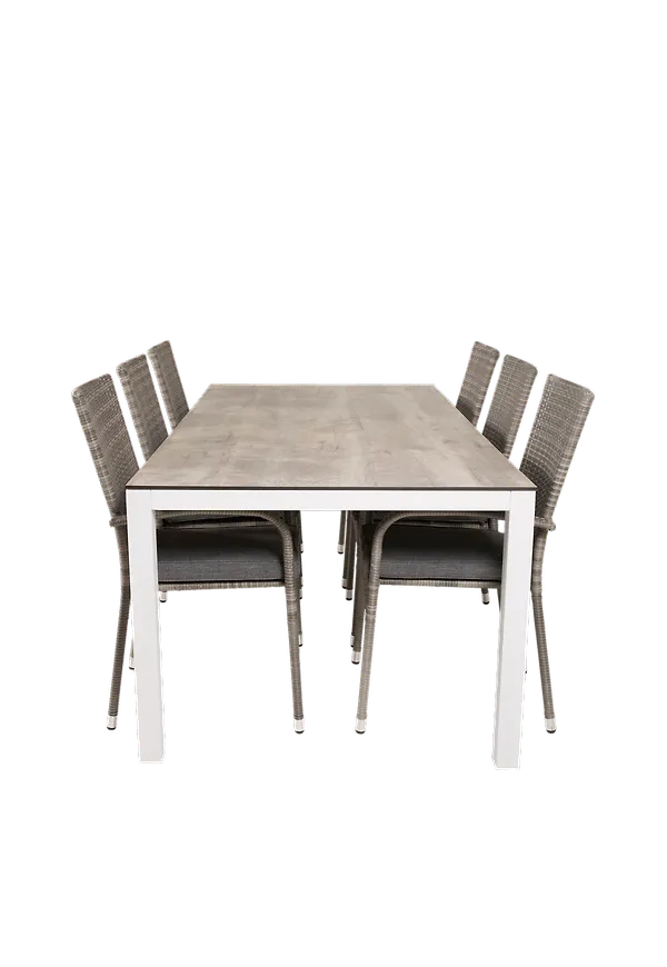 Otroligt fin bord som passar bra vid många olika tillfällen.