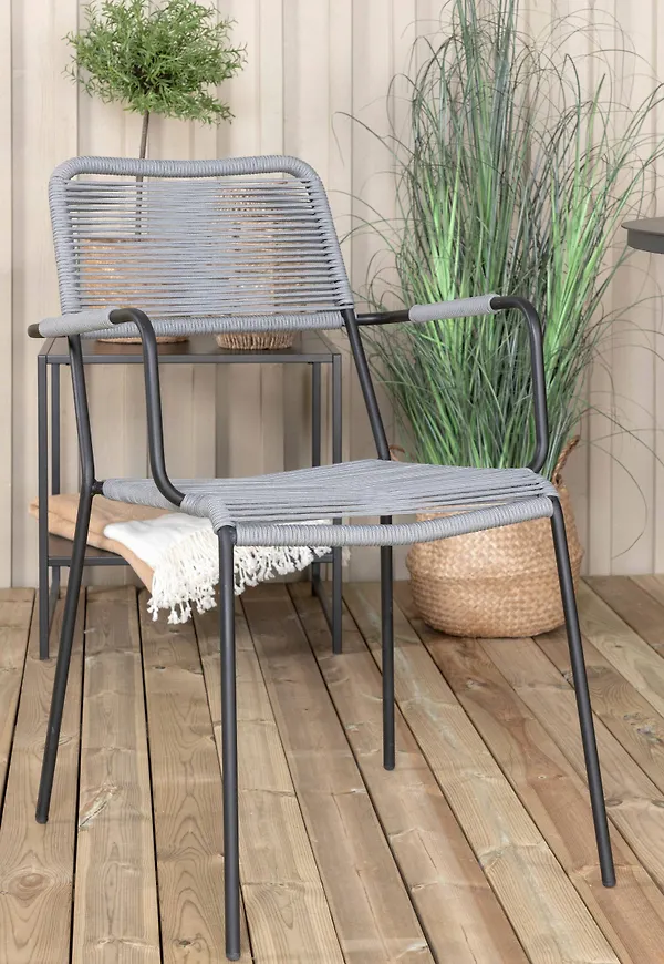 Ikonisk matstol 2025 från Venture Home.