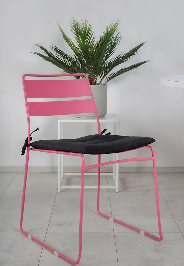 Fantastiskt snygg aluminiummatstol 2025 från Venture Home.