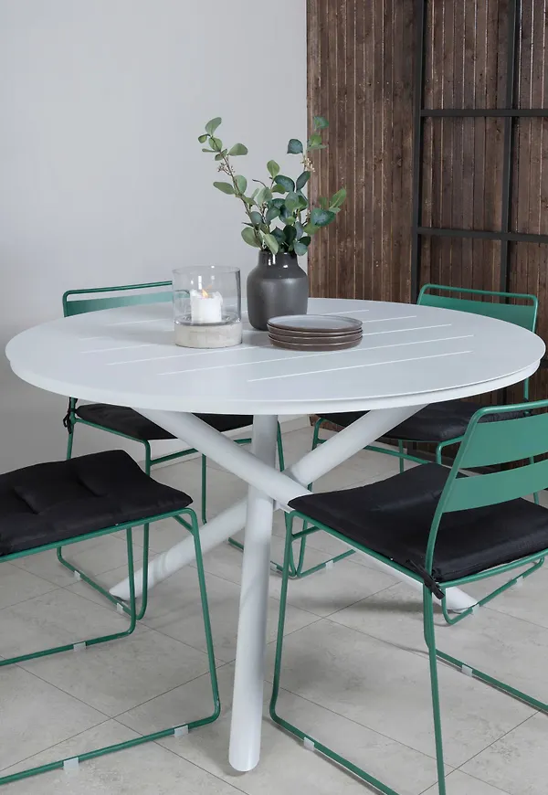 Riktigt snygg stol i aluminium från Venture Home.