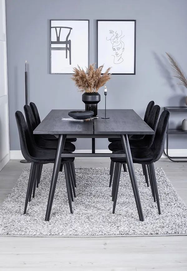 Svart matbord som passar perfekt till sommaren 2025!