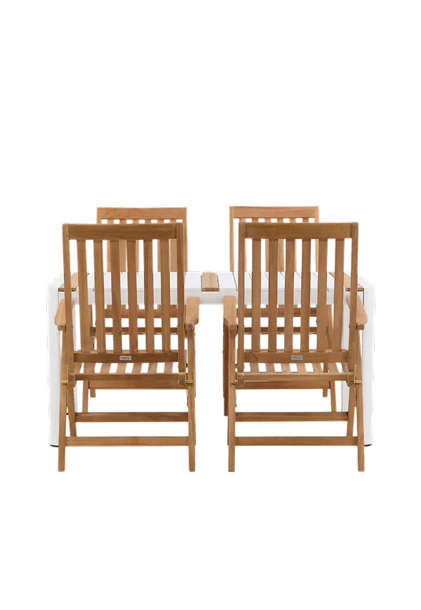 Jättesnygg Stol som passar bra vid många olika tillfällen.