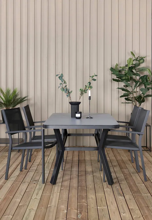 Mysig bord som passar bra vid många olika tillfällen.