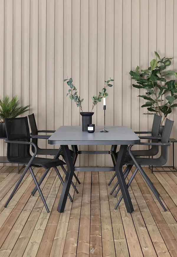 Vacker aluminiummatbord 2025 från Venture Home.