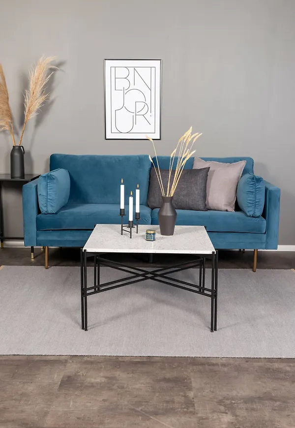 Exklusiv blå soffa 2025 från Venture Home.
