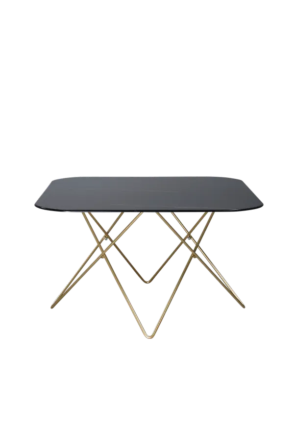 Riktigt trendig bord som passar bra vid många olika tillfällen.