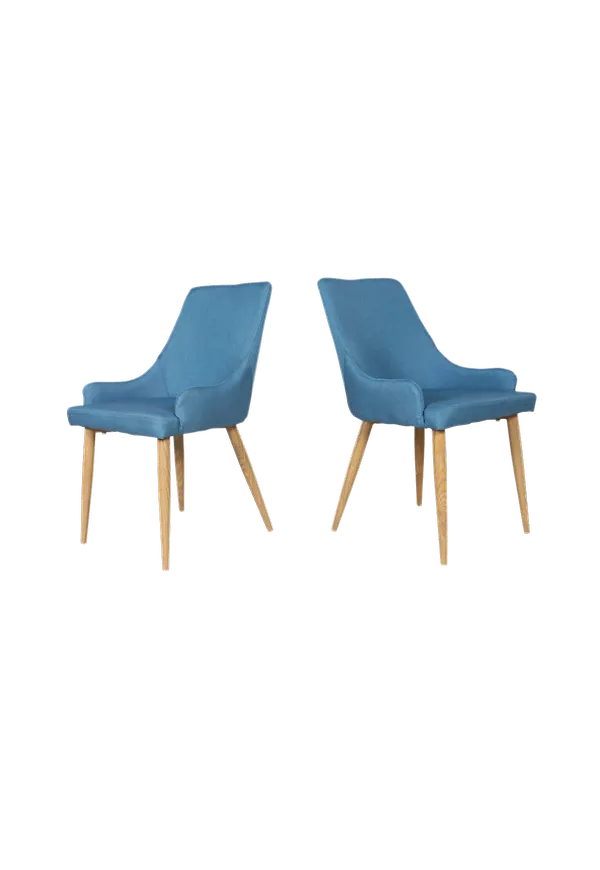 Ikonisk matstol i ek 2025 från Venture Home.