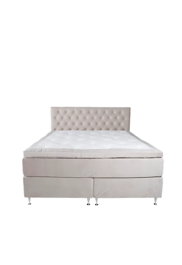 Riktigt snygg säng i aluminium från Venture Home.