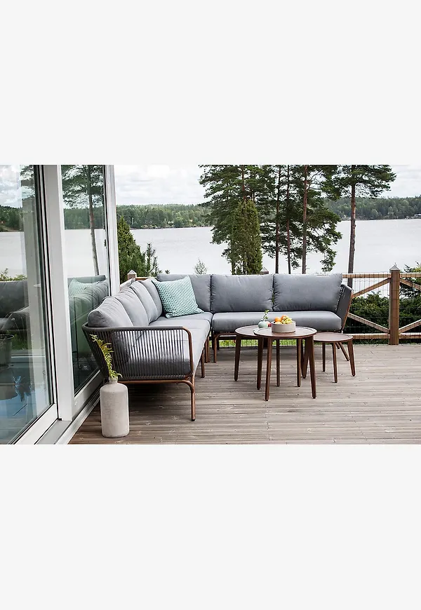 Otroligt fin satsbord 2025 från Venture Home.