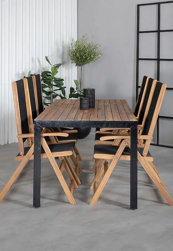 Elegant Stol som passar bra vid många olika tillfällen.