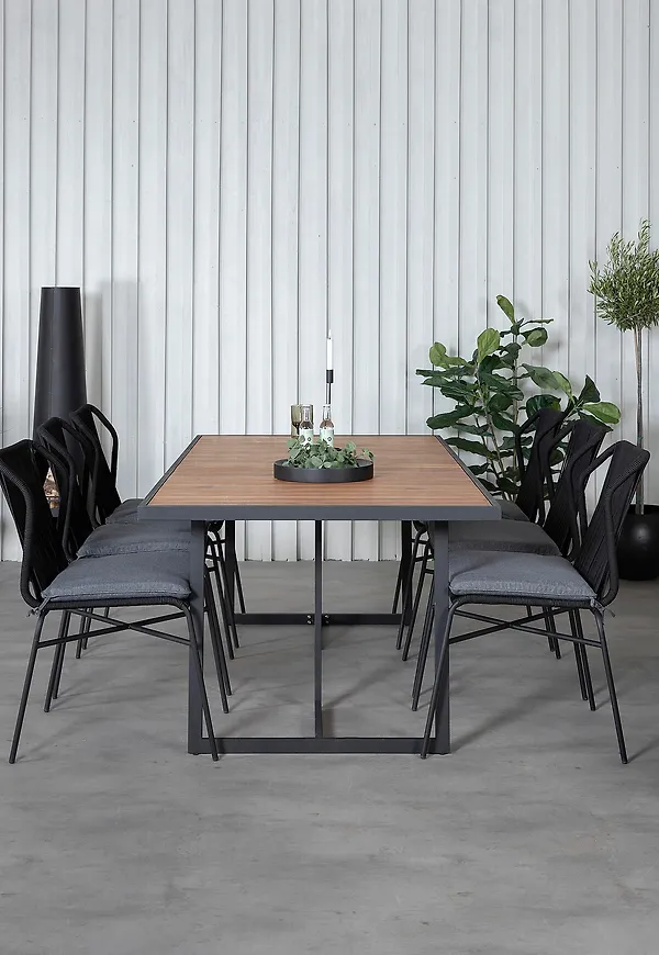 Superfin brun bord 2025 från Venture Home.