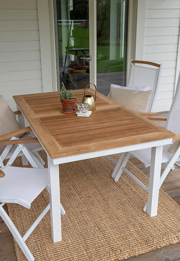 Vit Venture Home-aluminiumstol i riktigt snygg modell.