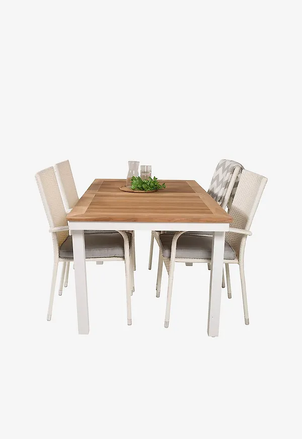 Fin bord som passar bra vid många olika tillfällen.