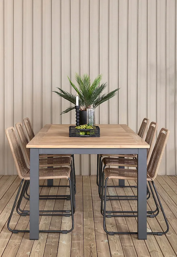 Otroligt snygg brun bord 2025 från Venture Home.