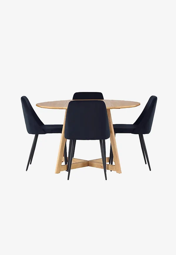 Brun matstol som passar perfekt till sommaren 2025!