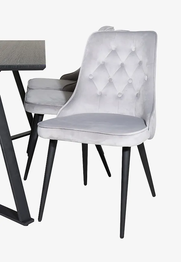 Jättesnygg Stol som passar bra vid många olika tillfällen.