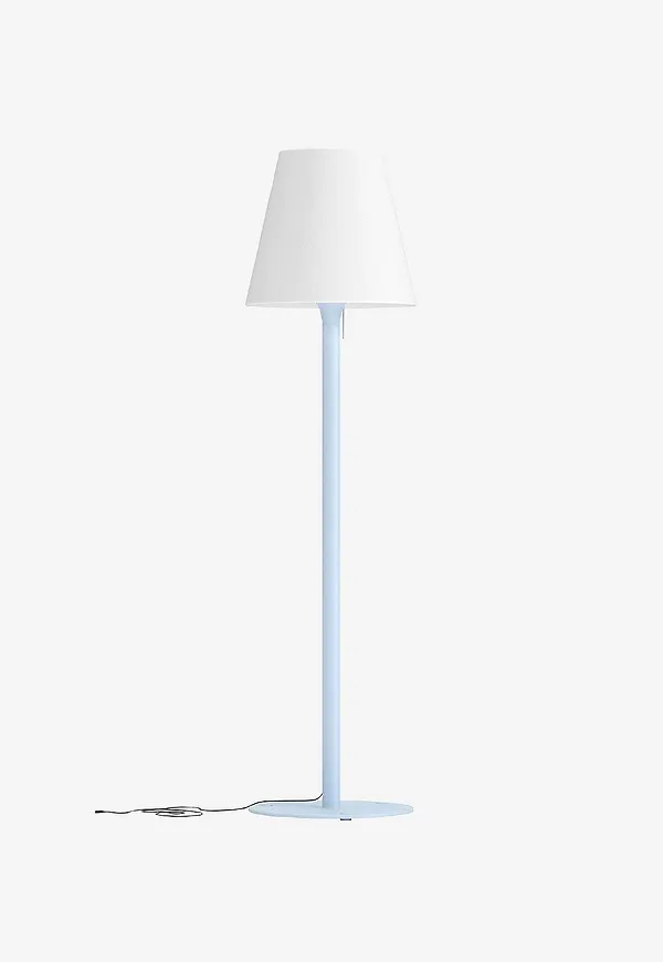 Stilriktig utomhuslampa 2026 från Venture Home.