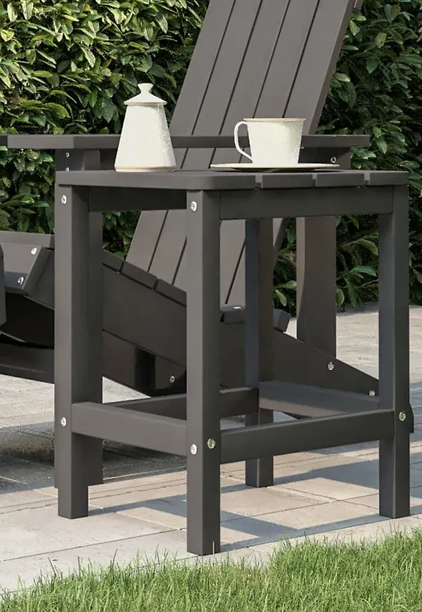 Riktigt snygg bord som passar bra vid många olika tillfällen.