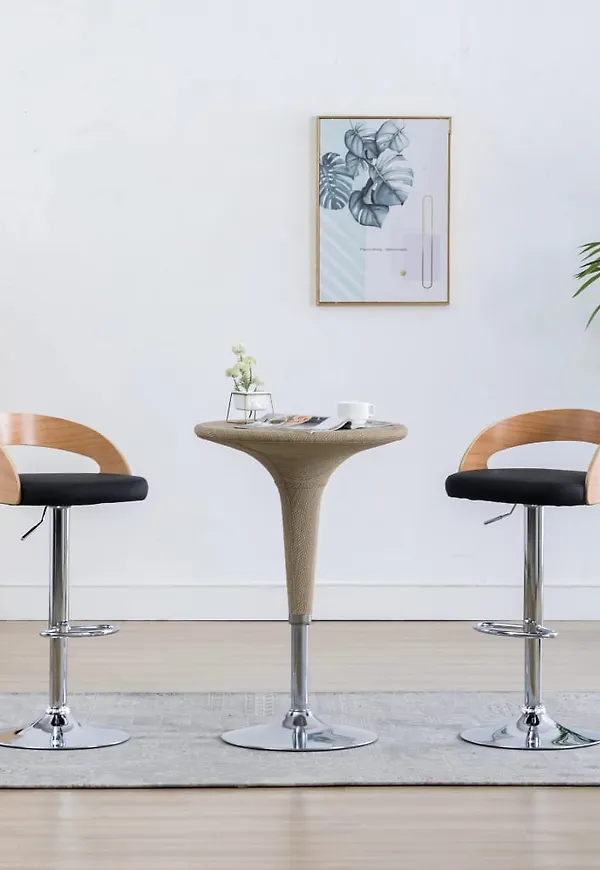 Härlig Stol som passar bra vid många olika tillfällen.