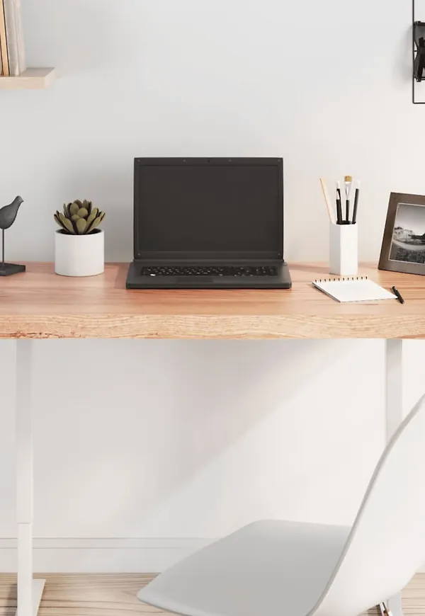 Modern bord som passar bra vid många olika tillfällen.