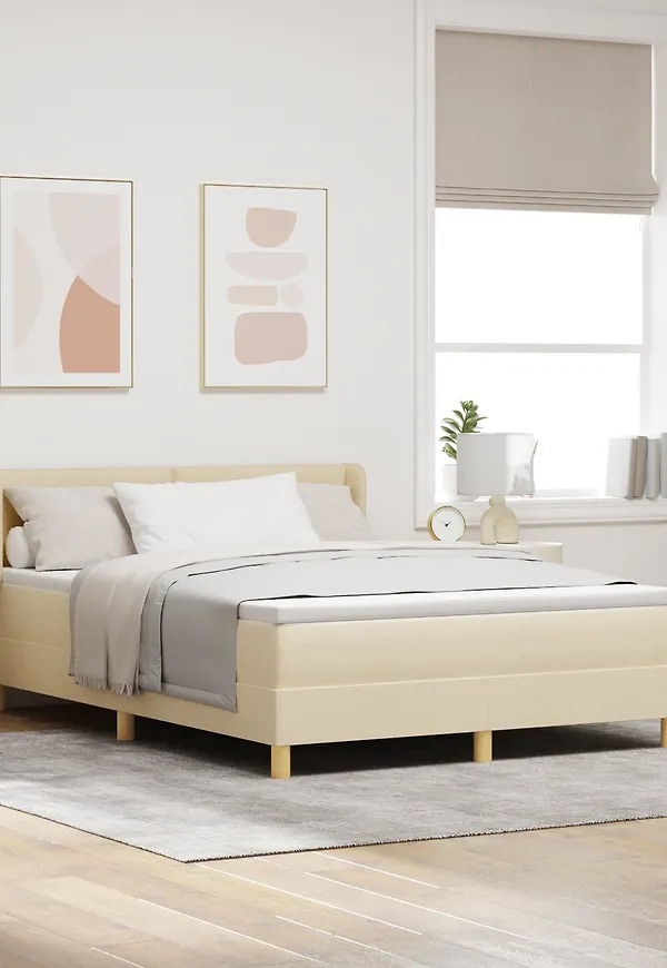 Smickrande Säng som passar bra vid många olika tillfällen.