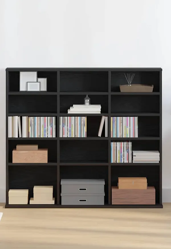 Otroligt snygg vidaxl skåp i svart färg gjord i ek.