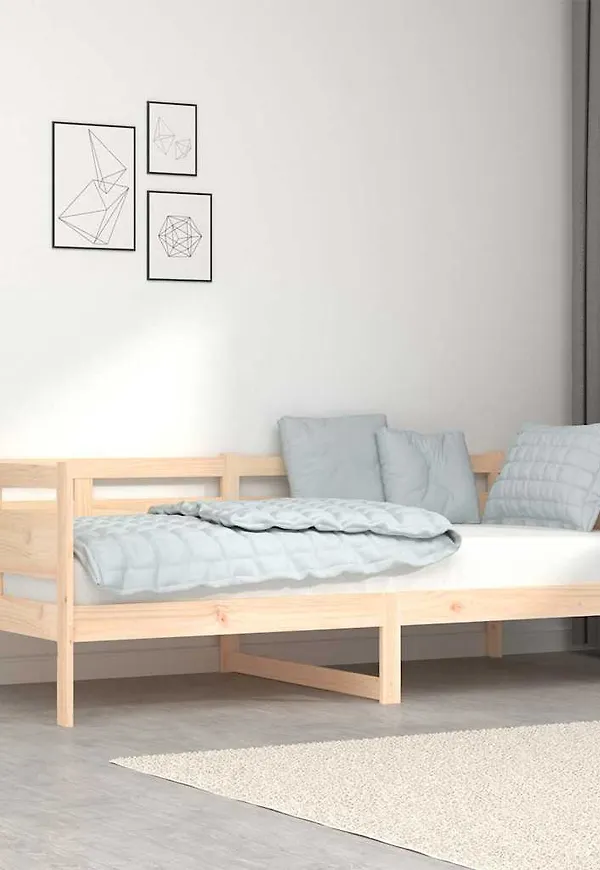 Mysig Säng som passar bra vid många olika tillfällen.