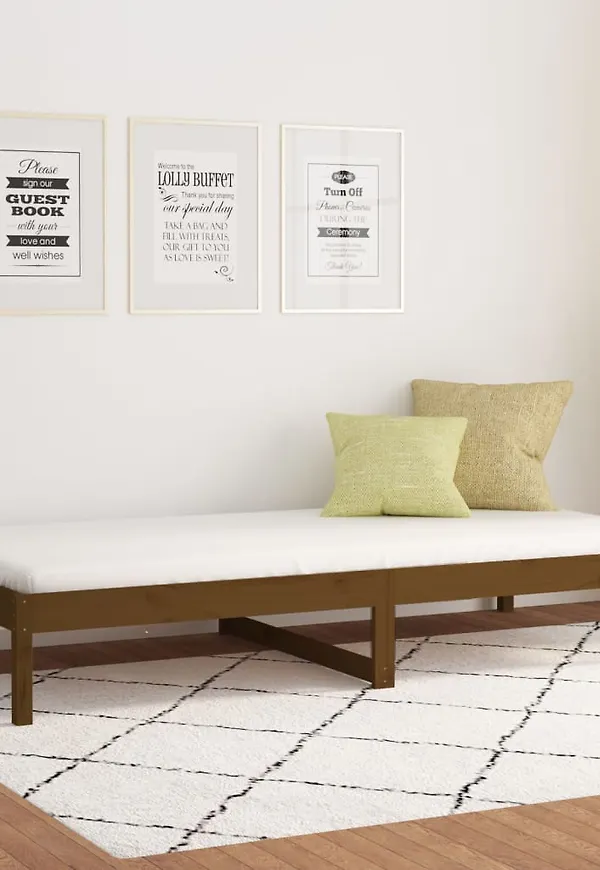 Brun vidaXL-sängram i ikonisk modell.