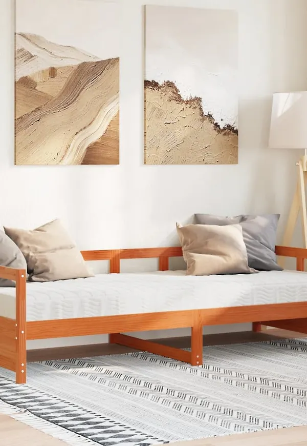 Brun vidaXL-säng i stilriktig modell.