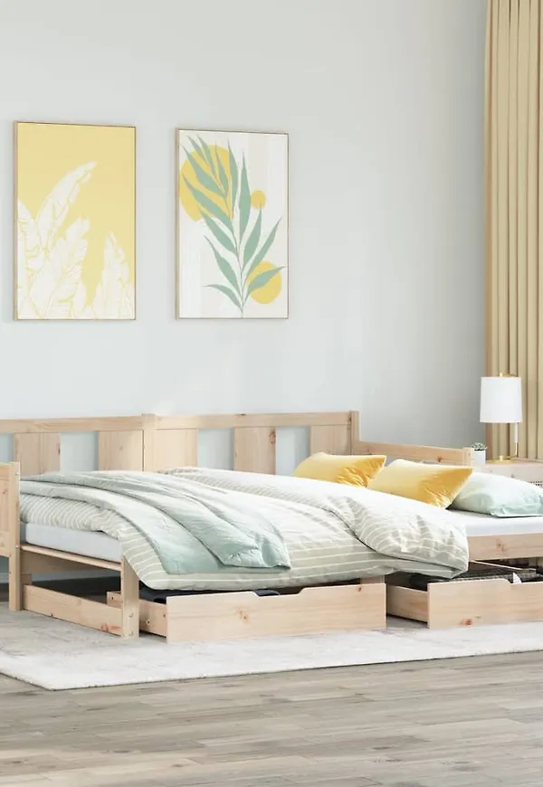 Skön Säng som passar bra vid många olika tillfällen.