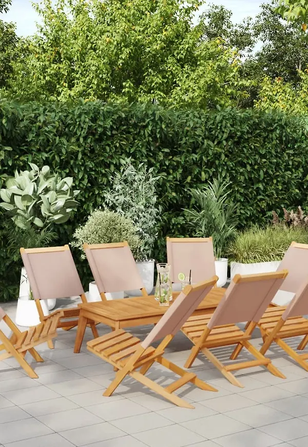 Riktigt snygg Stol som passar bra vid många olika tillfällen.