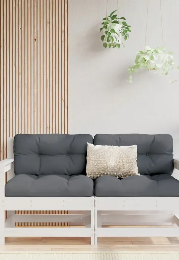 Riktigt snygg Soffa som passar bra vid många olika tillfällen.