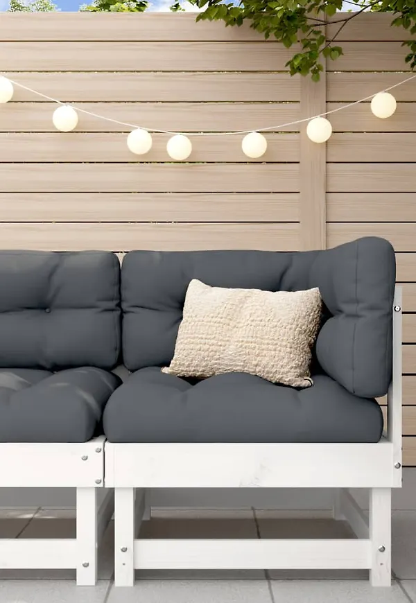 Vit vidaXL-trädgårdssoffa i klassisk modell.