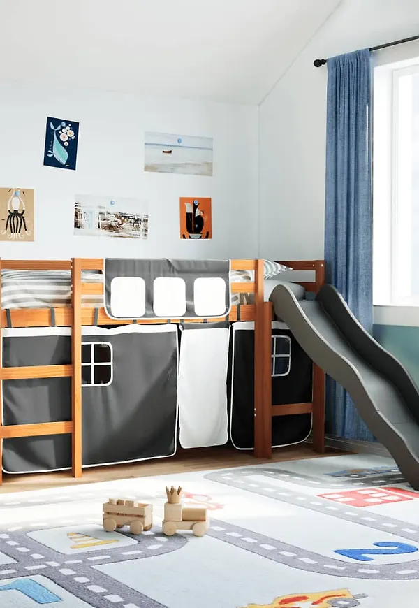 Otroligt fin Säng som passar bra vid många olika tillfällen.